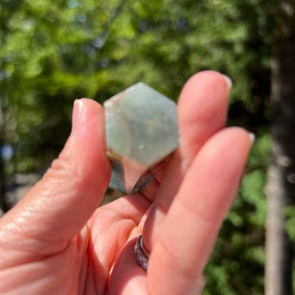 Blue onyx (d) tower | crystal - Picture 13 of 13